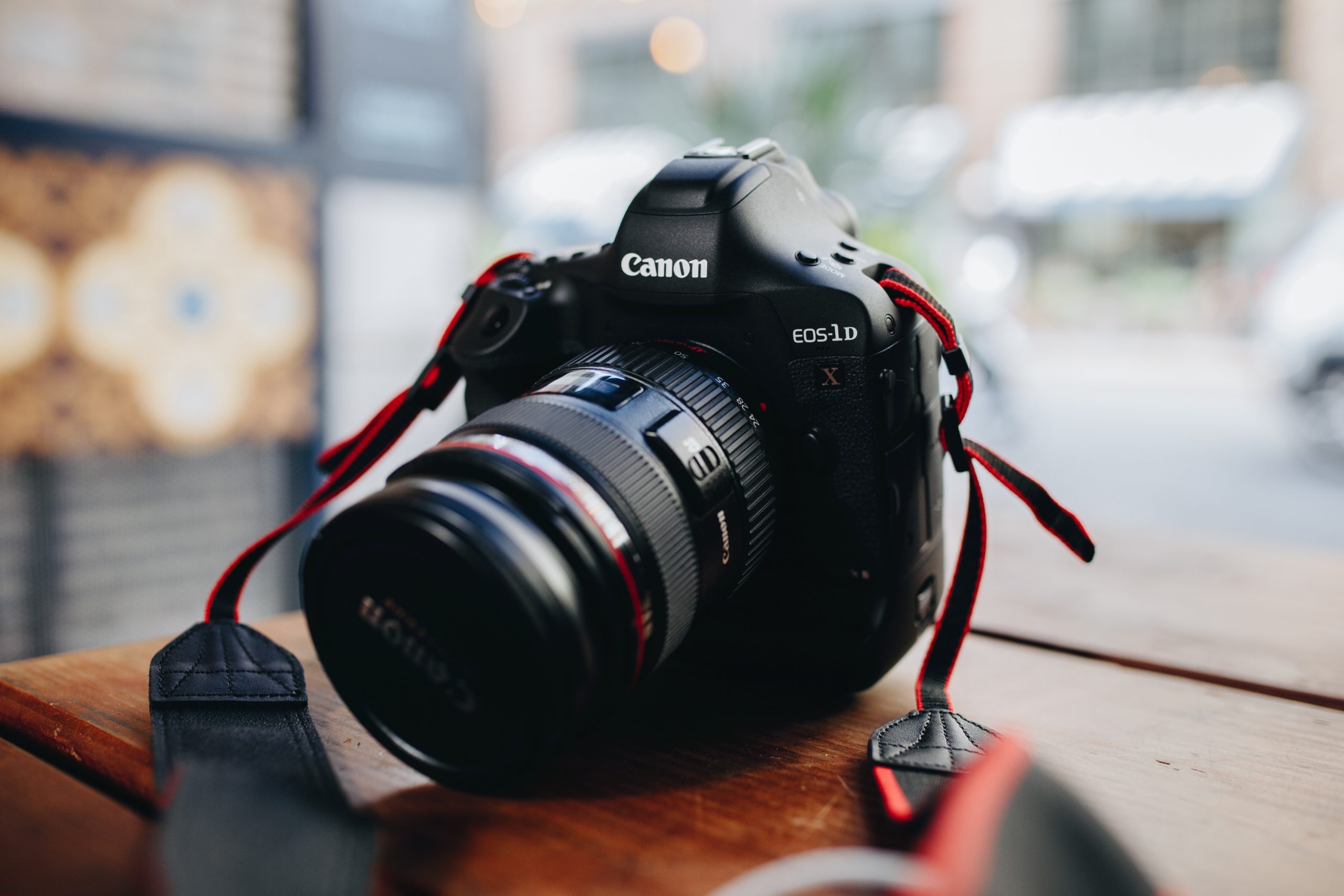 Tips for buying a used camera on Swappa Local