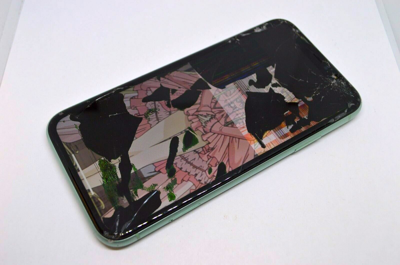  iPhone 13 Pro Cracked Screen Broken Black Case : Cell